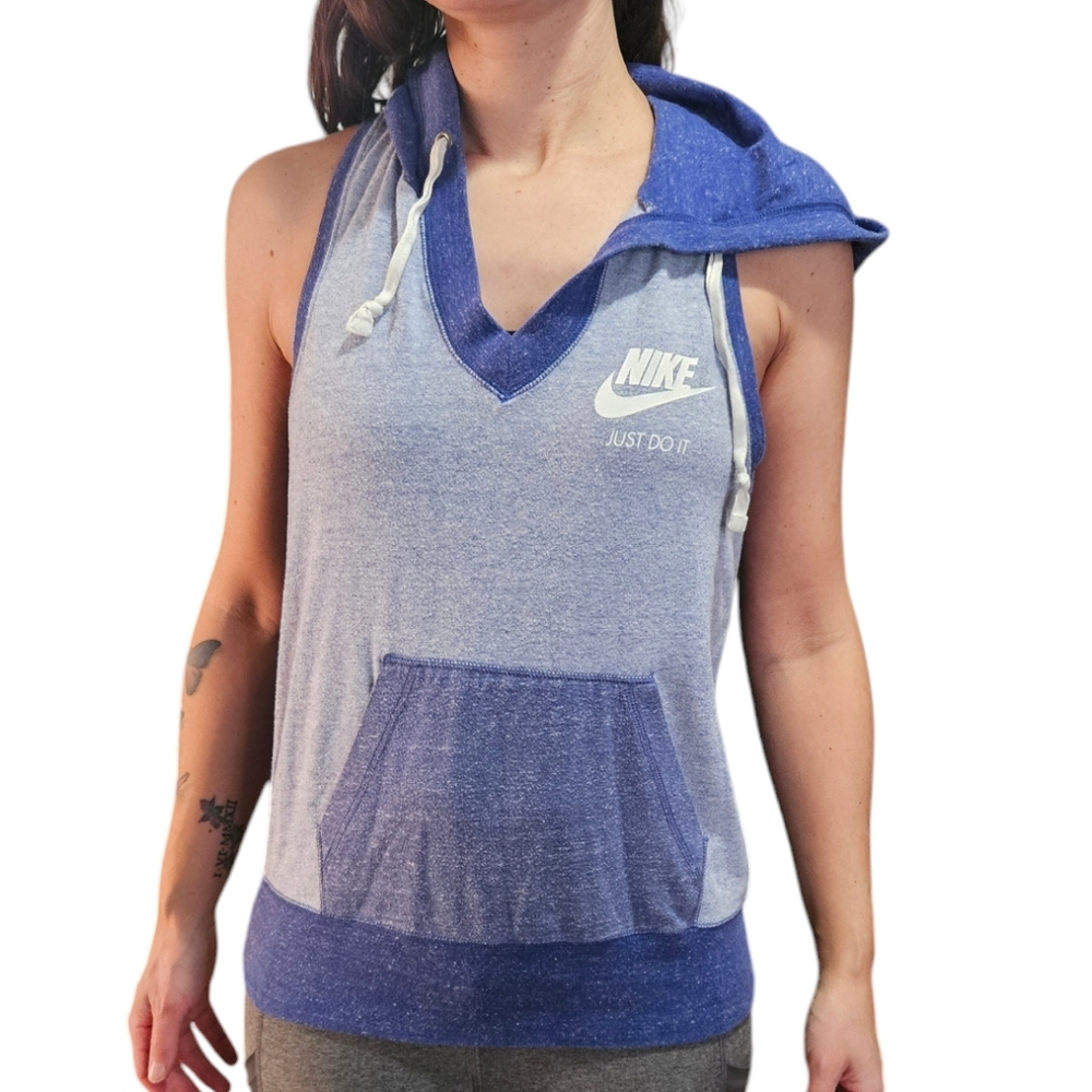 Nike‎ Medium women's vintage colorblock blue sleeveless gym hoodie